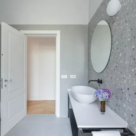 Iflat Elegance And Comfort In Monti 公寓